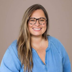 Greylyn Headshot